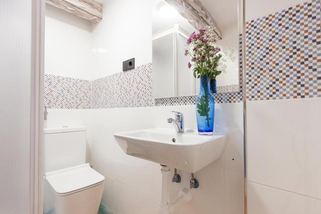 Apartamento Vintage En El Centro De Малага Екстериор снимка